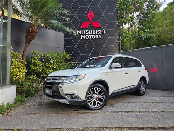 MITSUBISHI OUTLANDER 3.0 GT 4X4 V6 24V GASOLINA 4P AUTOMÁTICO